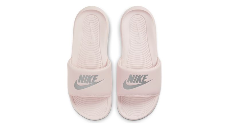 Sandalias Nike Mujeres CN9677 600 WMNS VICTORI SLIDE FOOTLOOSE Ofertas Promociones y Descuentos exclusivos