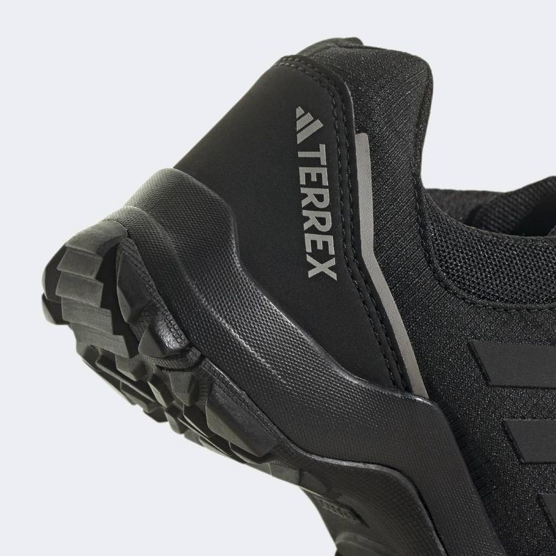 Zapatillas-Urbanas-Adidas-Junior-Hq5823-Terrex-Hyperhiker-Low-K-NEGRO-4.5