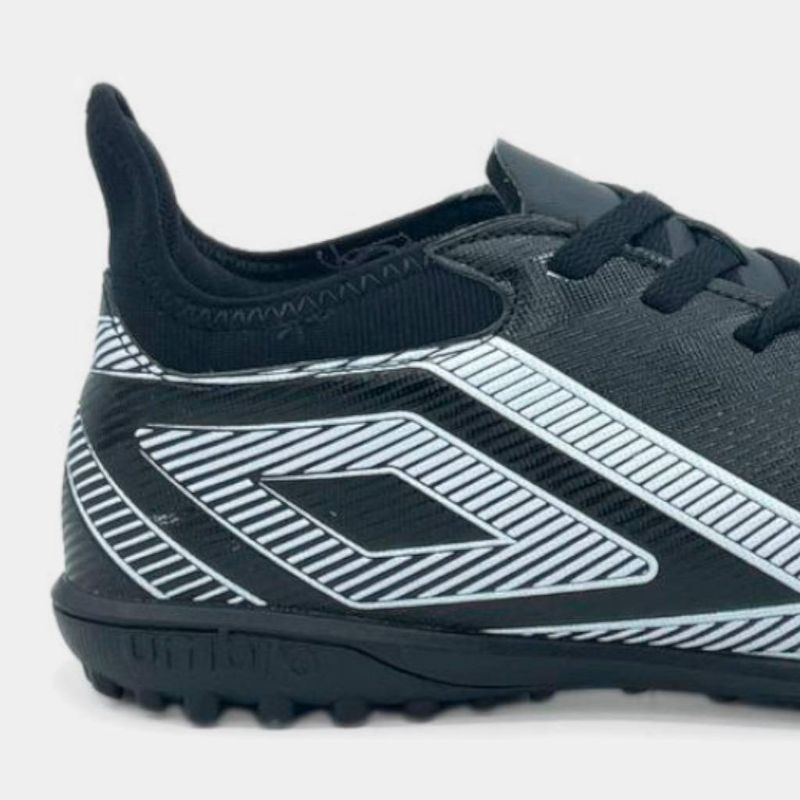 Zapatillas-Deportivas-Umbro-Hombres-81966U-090-Veloce-Lt-Ii-Tf-NEGRO-7.5