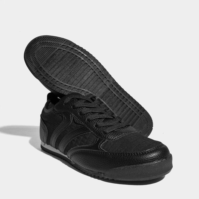 Zapatillas-Urbanas-R18-Mujeres-R18-Ad00258-NEGRO-37
