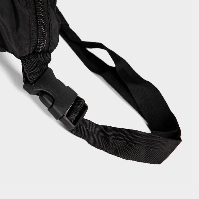 Canguro-R18-Unisex-R18-Tw00309-NEGRO-Talla-Unica